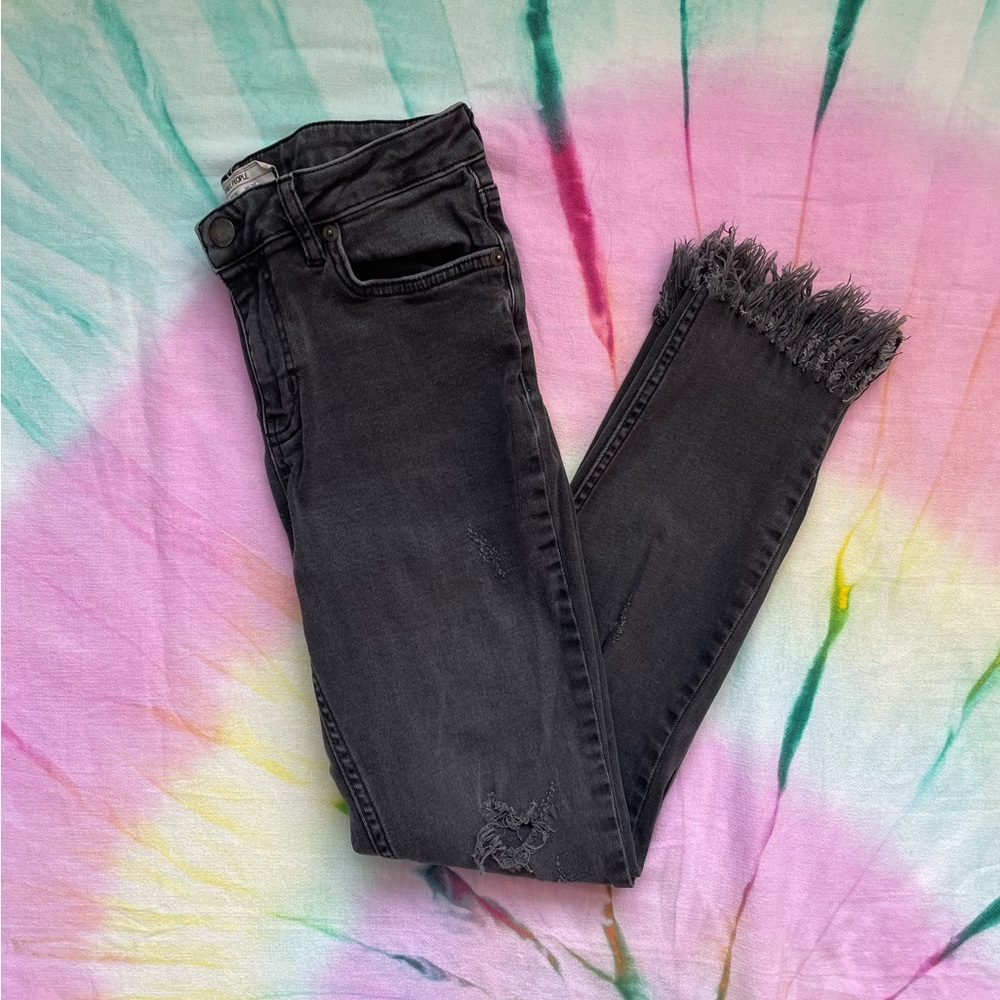 👖2/$30 | Free People Black Distressed Skinny Jeans | Size 26